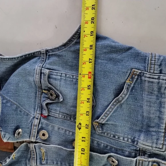 Levi's Blue Denim Vest Women's SZ Medium Cropped Y2K Classic Streetwear Casual - Picture 10 of 12